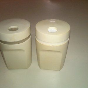 VINTAGE SALT AND PEPPER   TUPPERWARE